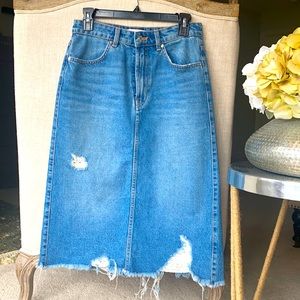 ZARA FRAYED DENIM SKIRT. Not in stores! Size M